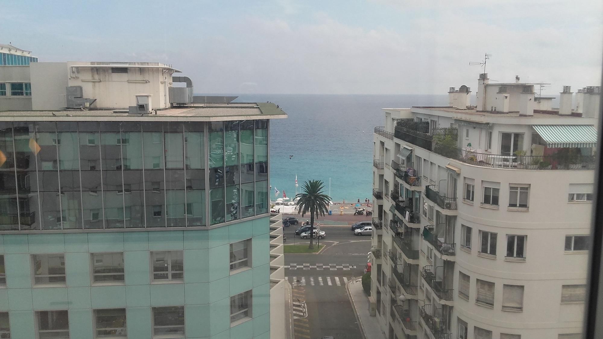 ไอบิส บัดเจ็ต นีซ คาลิฟอร์เนีย ล็องวาล Hotel ภายนอก รูปภาพ