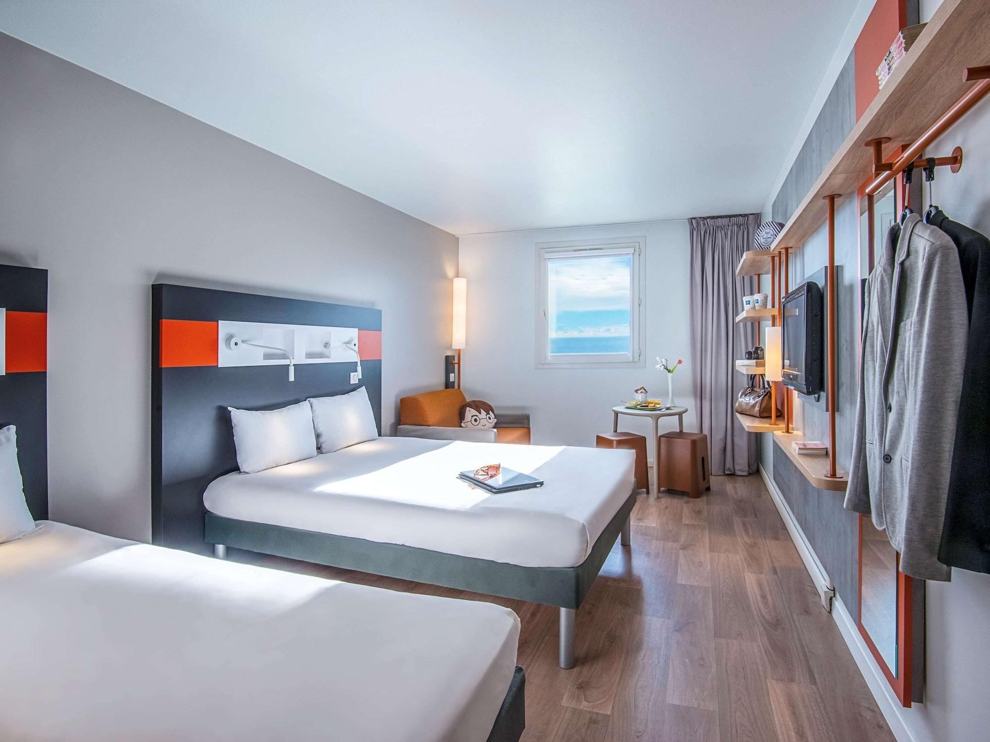 ไอบิส บัดเจ็ต นีซ คาลิฟอร์เนีย ล็องวาล Hotel ภายนอก รูปภาพ